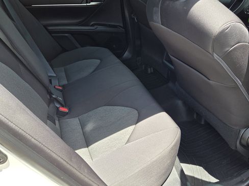 Used 2019 Toyota Camry LE FWD image 10
