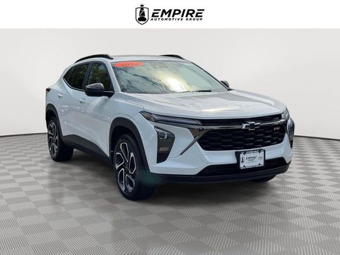 Used 2024 Chevrolet Trax RS w/ Driver Confidence Package FWD image 1