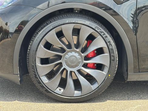 Used 2023 Tesla Model Y Performance AWD/4WD image 29