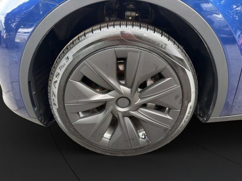 Used 2021 Tesla Model Y Long Range AWD/4WD image 21