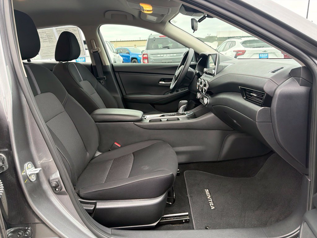Used 2024 Nissan Sentra SV FWD image 10