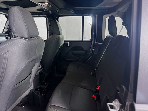 Used 2022 Jeep Wrangler Unlimited Sport image 27