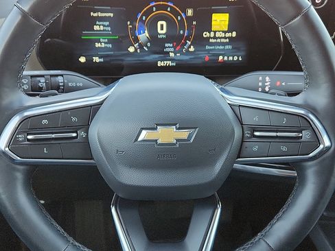 Used 2025 Chevrolet Equinox LT w/ Convenience Package II image 11