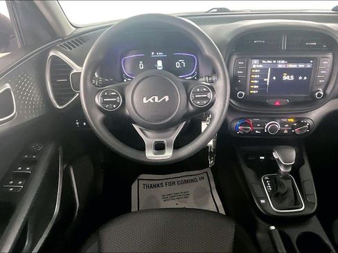 Used 2025 Kia Soul LX FWD image 7
