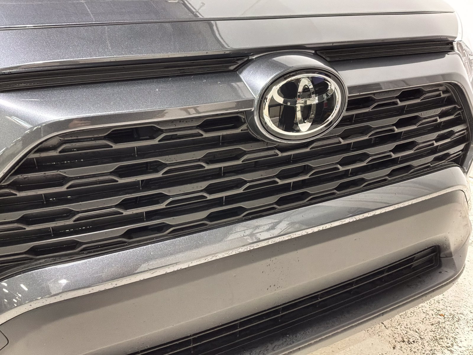 Used 2025 Toyota RAV4 LE AWD/4WD image 28
