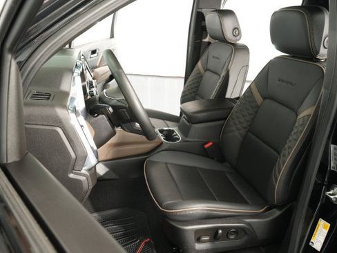 Used 2024 GMC Canyon Denali AWD/4WD image 25