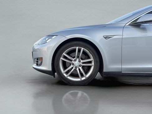 Used 2013 Tesla Model S RWD image 9