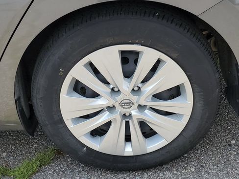Used 2024 Nissan Sentra S FWD image 24