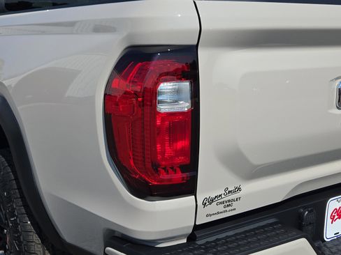 New 2026 GMC Canyon Elevation w/ Convenience Package image 9