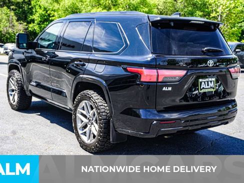 Used 2025 Toyota Sequoia Platinum AWD/4WD image 5