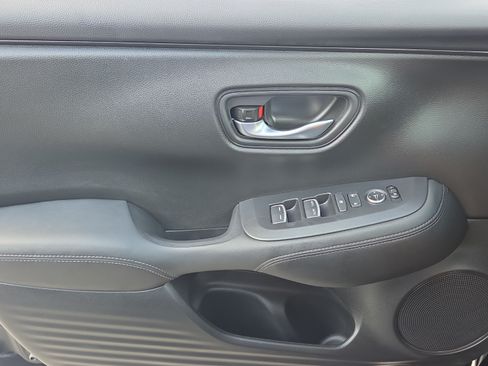 Certified 2025 Honda HR-V EX-L image 34