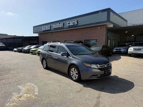 Used 2016 Honda Odyssey SE image 2
