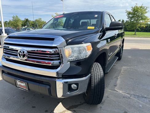 Used 2017 Toyota Tundra SR5 w/ SR5 Upgrade Package AWD/4WD image 5