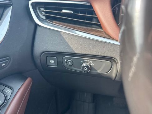 Used 2018 Buick Enclave Avenir w/ Avenir Technology Package AWD/4WD image 20