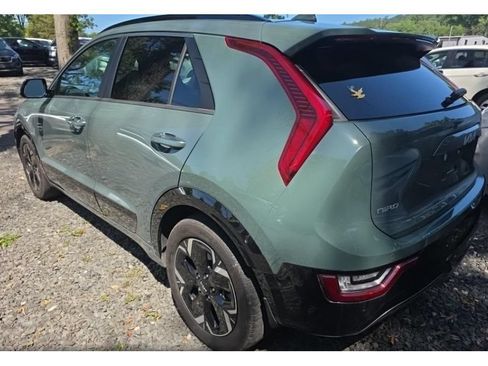Used 2023 Kia Niro Wave FWD image 4