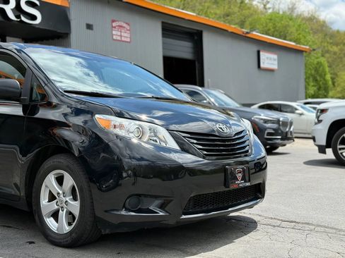 Used 2015 Toyota Sienna L FWD image 39