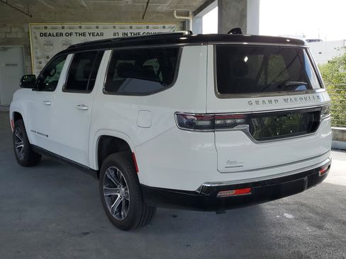 Used 2023 Jeep Grand Wagoneer L 4WD image 3