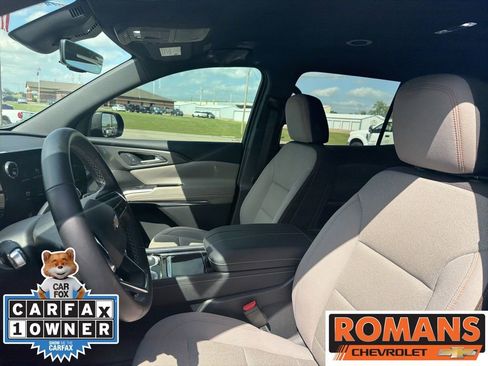 Used 2024 Chevrolet Traverse LT FWD image 12