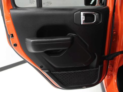 Used 2023 Jeep Wrangler Unlimited w/ Cold Weather Group AWD/4WD image 30