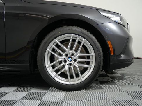 Used 2025 BMW 530i xDrive 530i xDrive image 3
