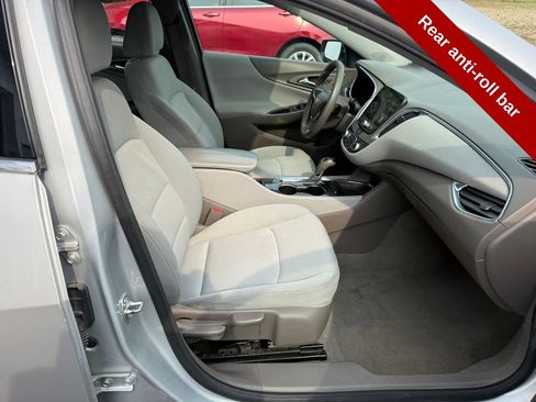 Used 2020 Chevrolet Malibu LT FWD image 40
