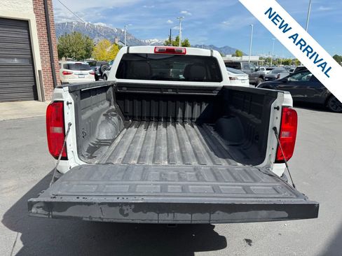Used 2022 Chevrolet Colorado W/T w/ WT Convenience Package AWD/4WD image 13