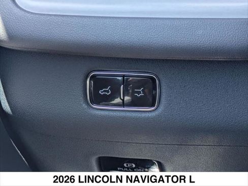 Used 2026 Lincoln Navigator L Reserve w/ Jet Appearance Package AWD/4WD image 18