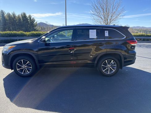 Used 2018 Toyota Highlander XLE w/ Protection Package #3 image 7
