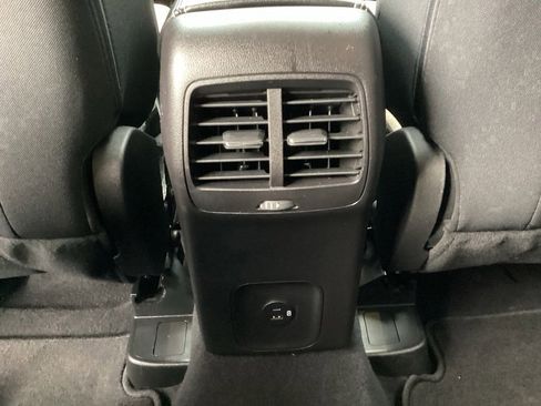 Used 2022 Ford Escape SE w/ SE Sport Appearance Package image 37