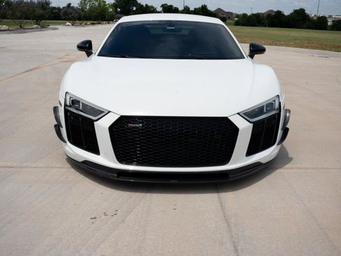 Used 2018 Audi R8 V10 RWD image 2