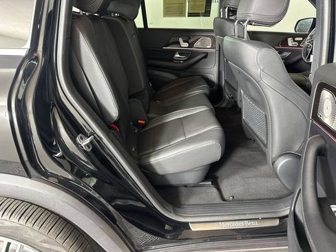 Certified 2024 Mercedes-Benz GLS 450 4MATIC image 17