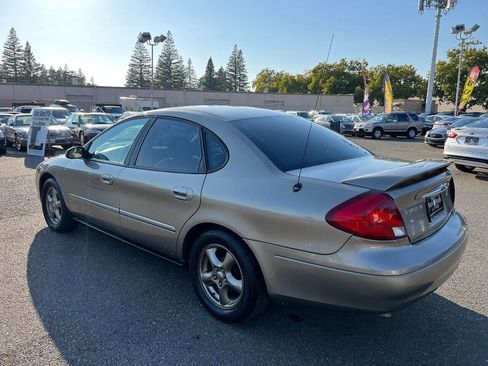 Used 2003 Ford Taurus SE image 8
