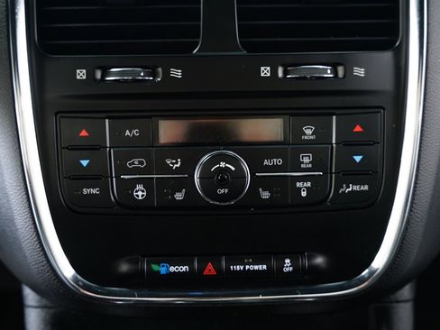 Used 2018 Dodge Grand Caravan GT image 11