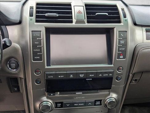 Used 2017 Lexus GX 460 Premium image 19