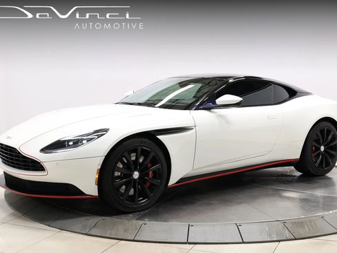 Used 2018 Aston Martin DB11 Coupe image 1