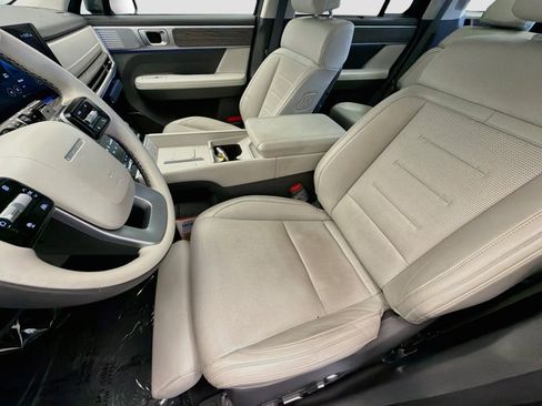 Used 2025 Hyundai Santa Fe Calligraphy FWD image 11