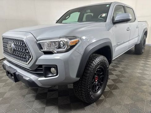 Used 2019 Toyota Tacoma TRD Off-Road AWD/4WD image 8