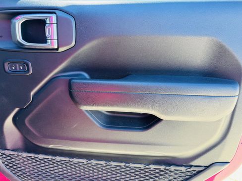 Used 2022 Jeep Wrangler Unlimited Sport image 33