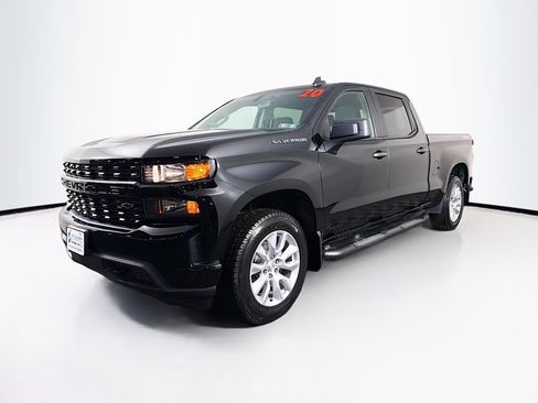 Used 2020 Chevrolet Silverado 1500 Custom w/ Custom Value Package image 4