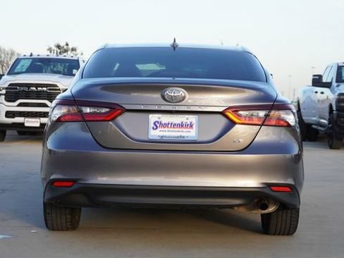 Used 2024 Toyota Camry LE FWD image 8