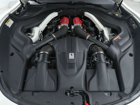 Certified 2024 Ferrari Roma Spider RWD image 36