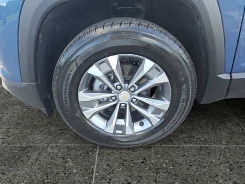 Used 2025 Chevrolet Equinox LT w/ Safety and Technology Package FWD image 16