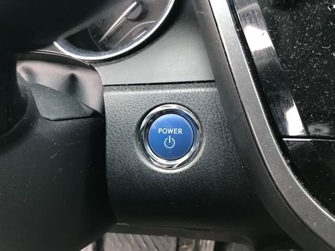 Used 2019 Toyota Camry SE image 8