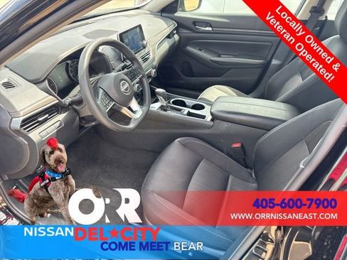 Used 2024 Nissan Altima 2.5 SV FWD image 3