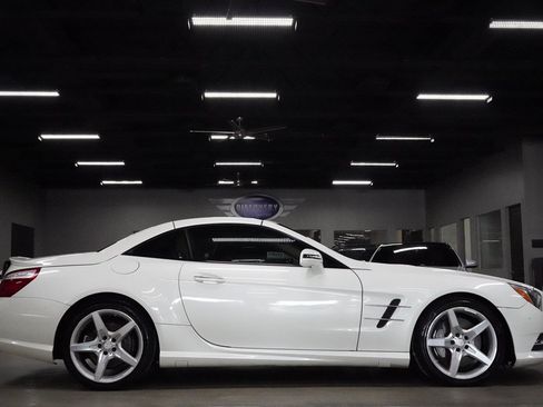 Used 2014 Mercedes-Benz SL 550 image 6