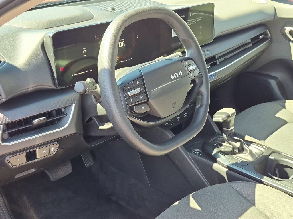 Used 2025 Kia K4 FWD image 12