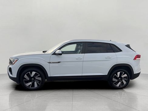 Used 2025 Volkswagen Atlas Cross Sport SE image 5