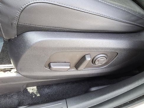 Used 2025 Kia Carnival SX Prestige image 19