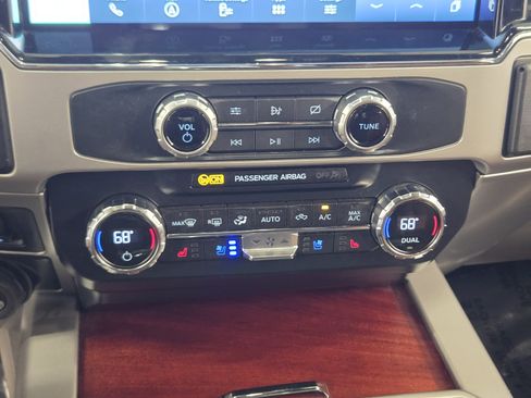 Used 2022 Ford F250 King Ranch w/ King Ranch Ultimate Package image 17