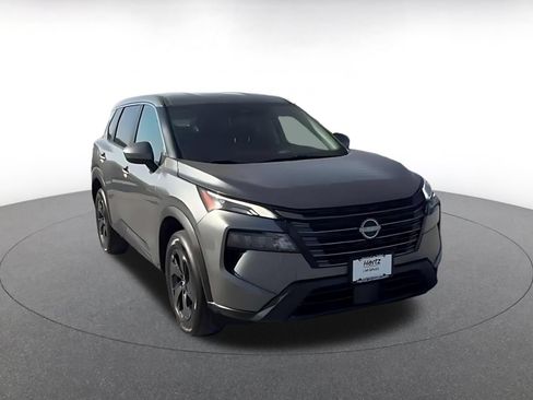 Used 2026 Nissan Rogue SV AWD/4WD image 3